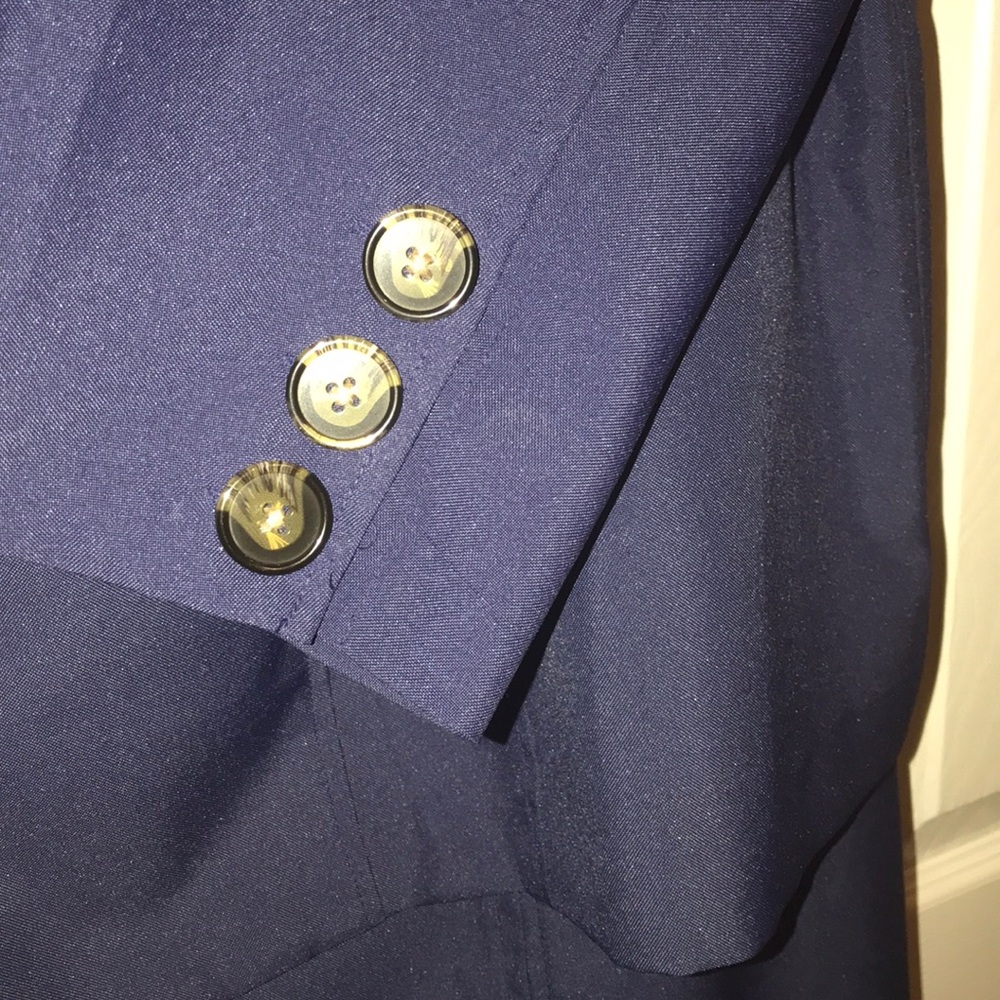 Dress - Picture 4 of 7